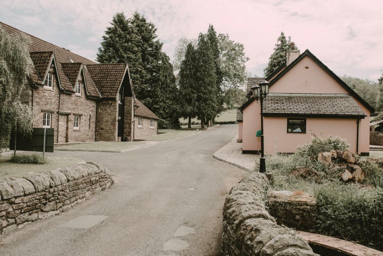 Cwrt Bleddyn Hotel & Spa Usk Eksteriør billede